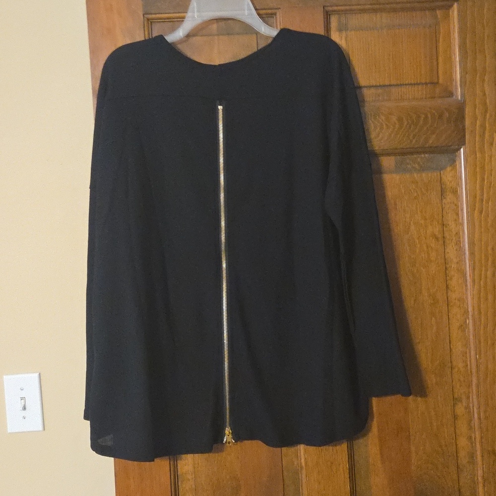 Lulu's Zipper Back Sweater - Picture 4 of 4